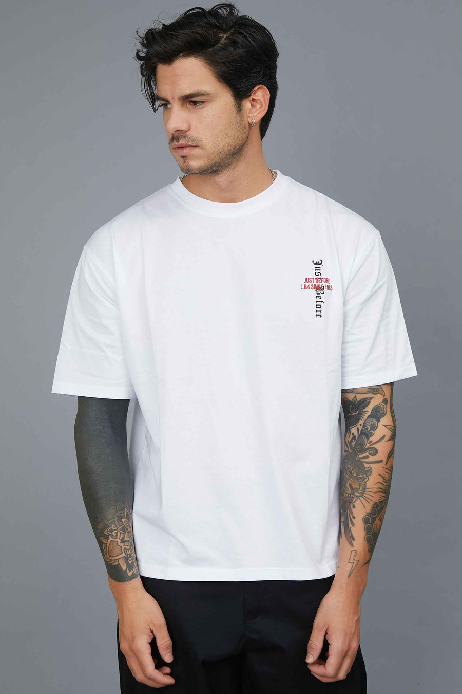 T-SHIRT WITH GOTIC LOGO