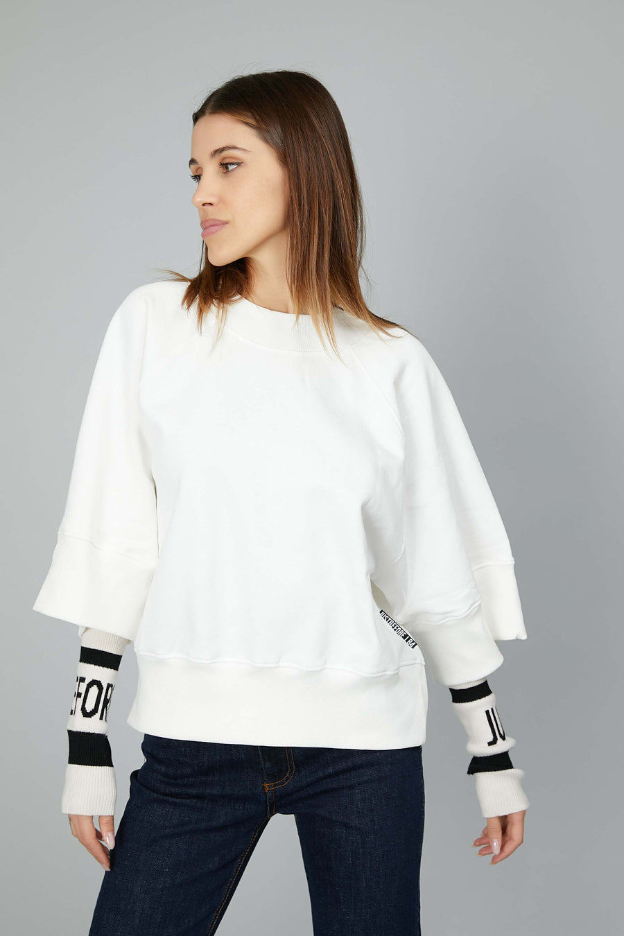 FLEECE CAPE WITH WHITE SLEEVES