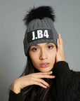 SPEAKING POMPON FUR GRAY BEANIE