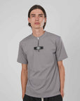 T-SHIRT ZIP CORTA ETICHETTA GREY