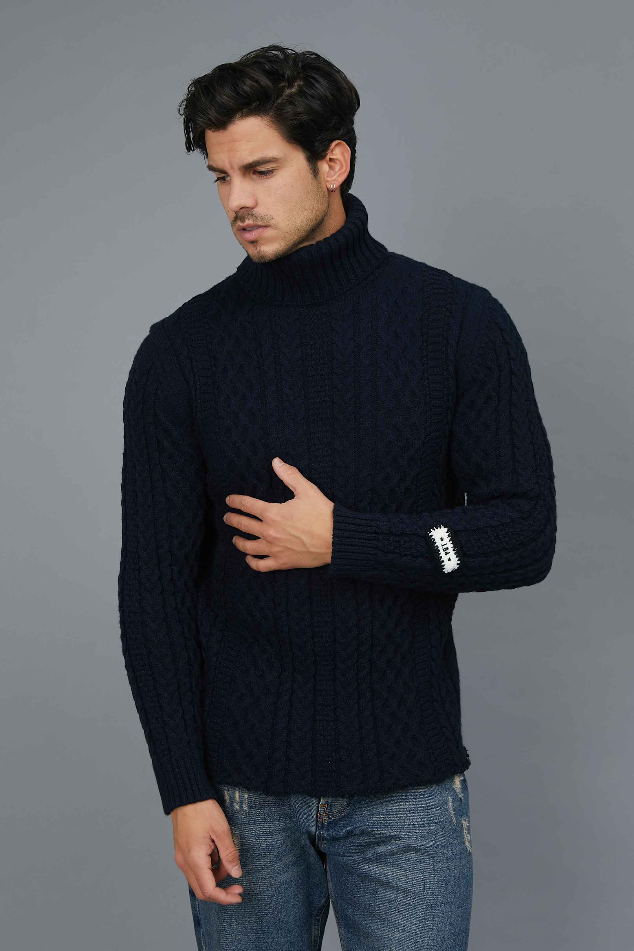 SWEATER HIGH NECK SHARK