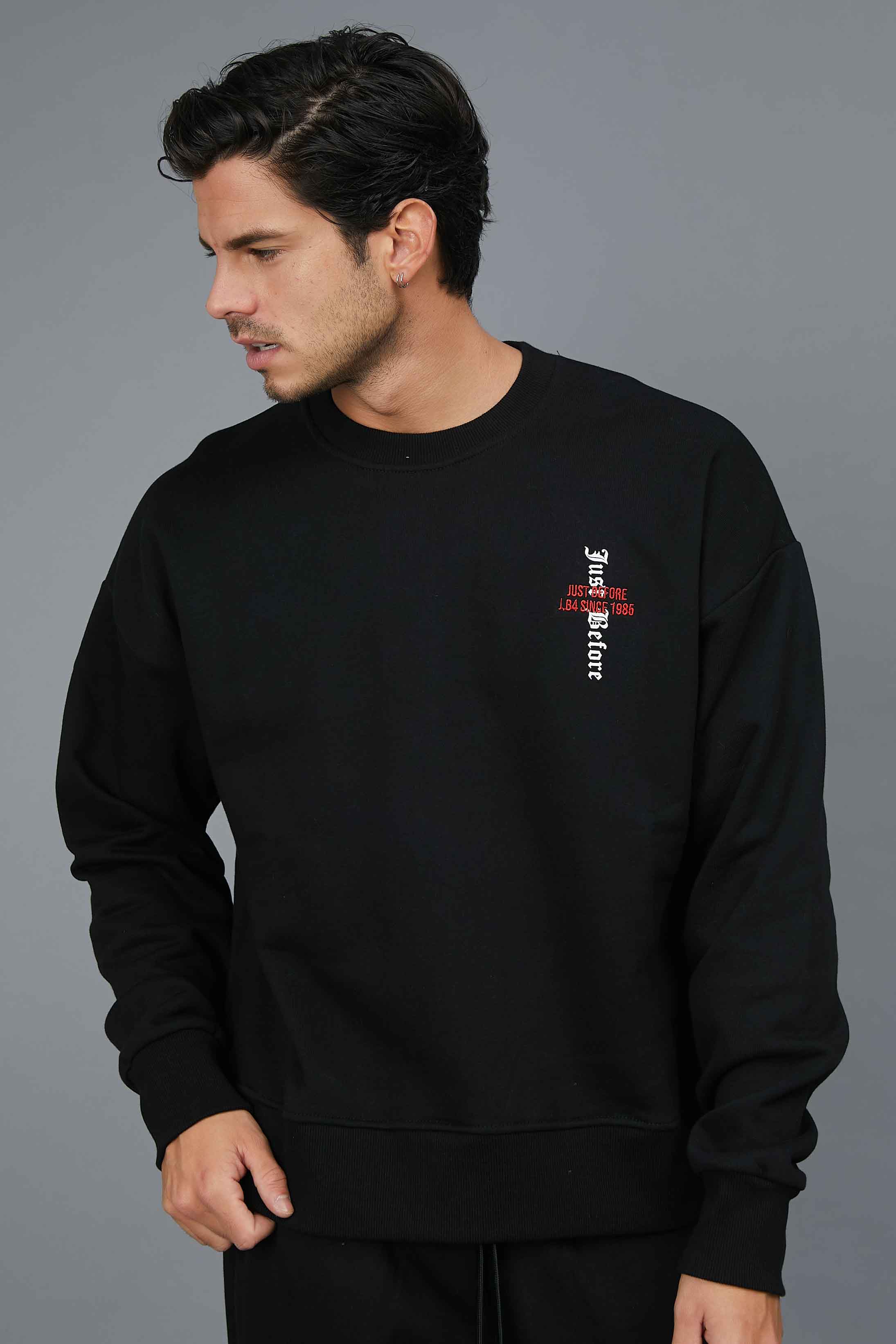 SWEATSHIP WITH GOTIC LOGO