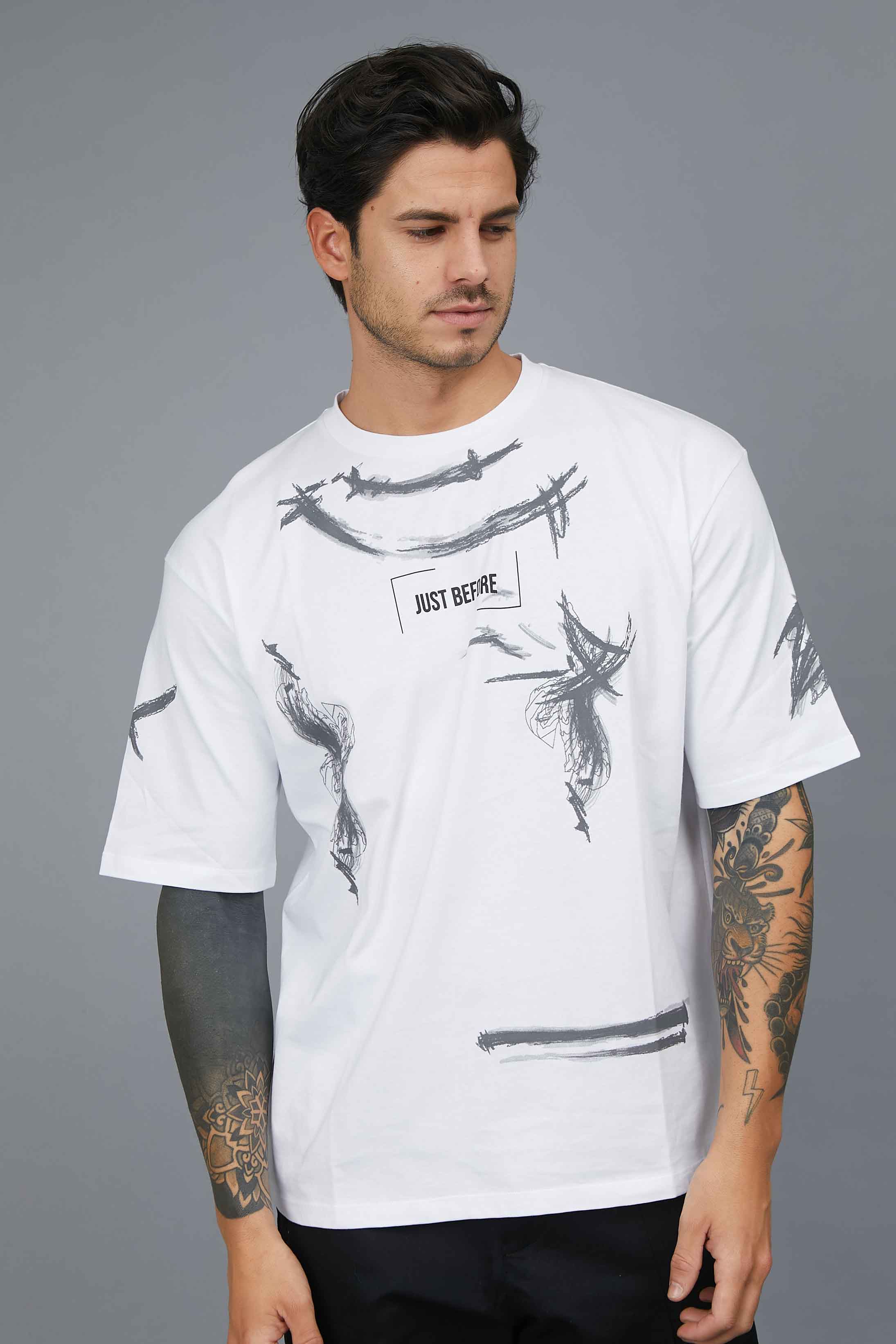 BOOKING EFFECT PRINTING T-SHIRT