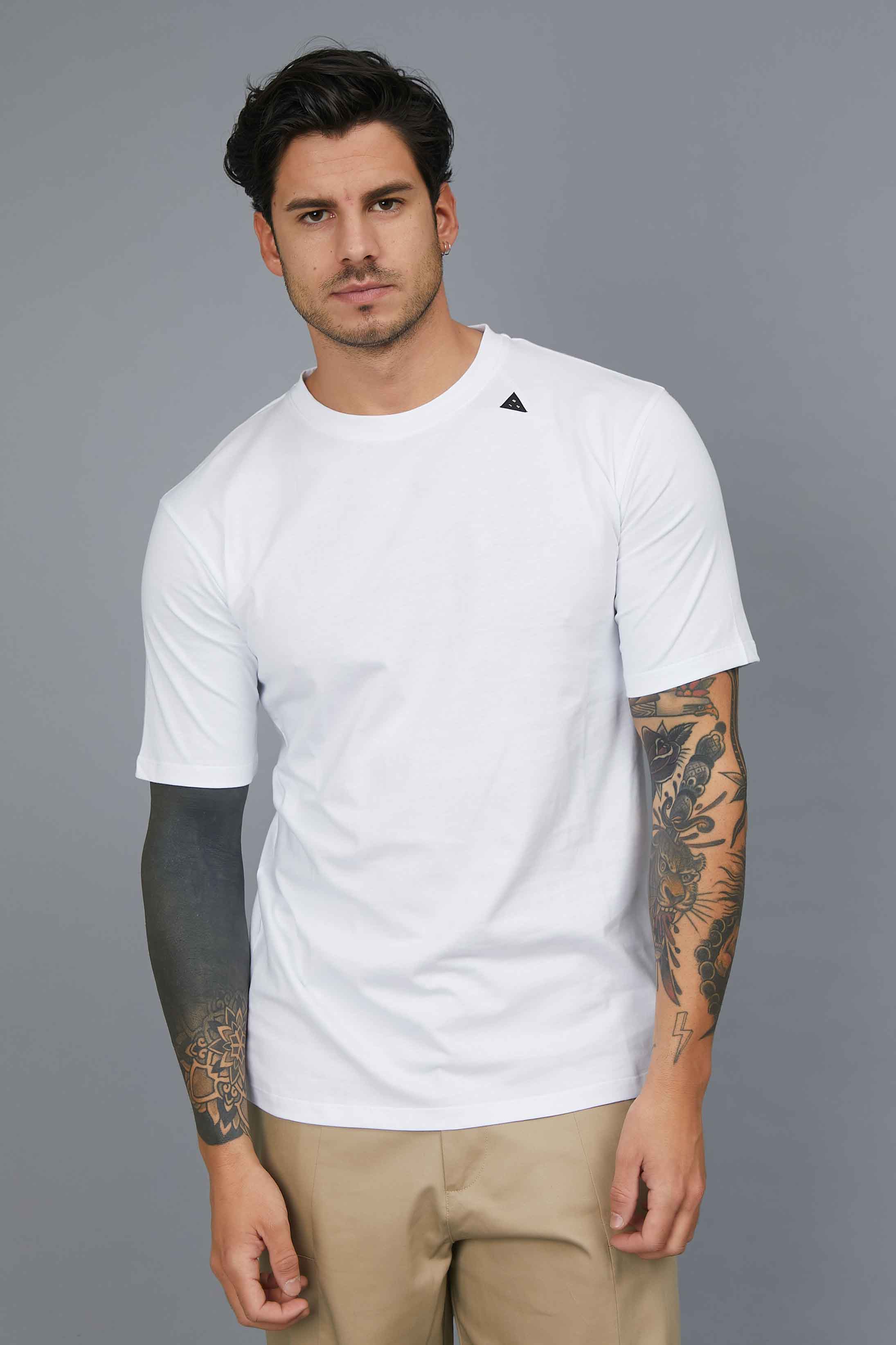 TRIANGULAR T-SHIRT LABEL