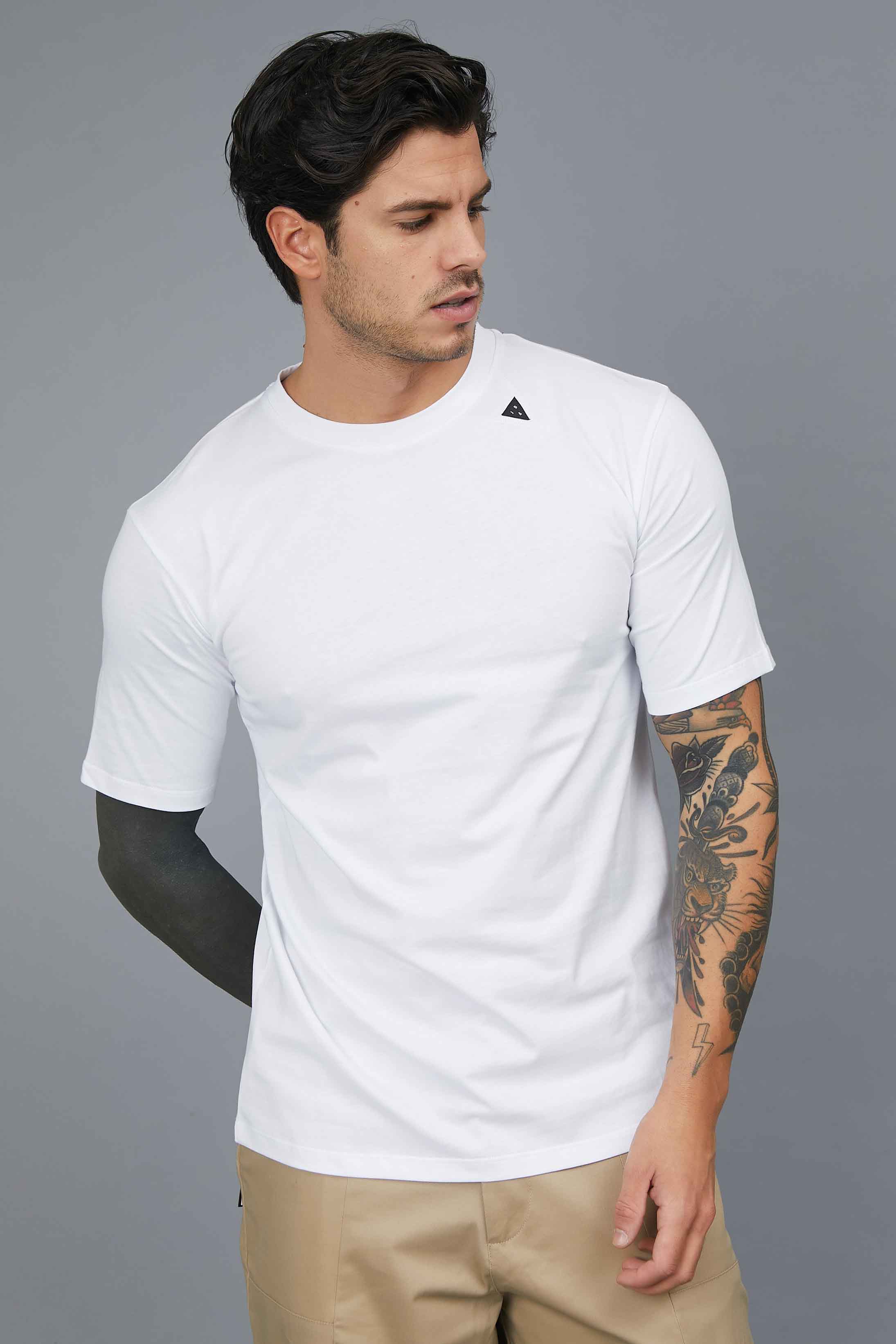 TRIANGULAR T-SHIRT LABEL