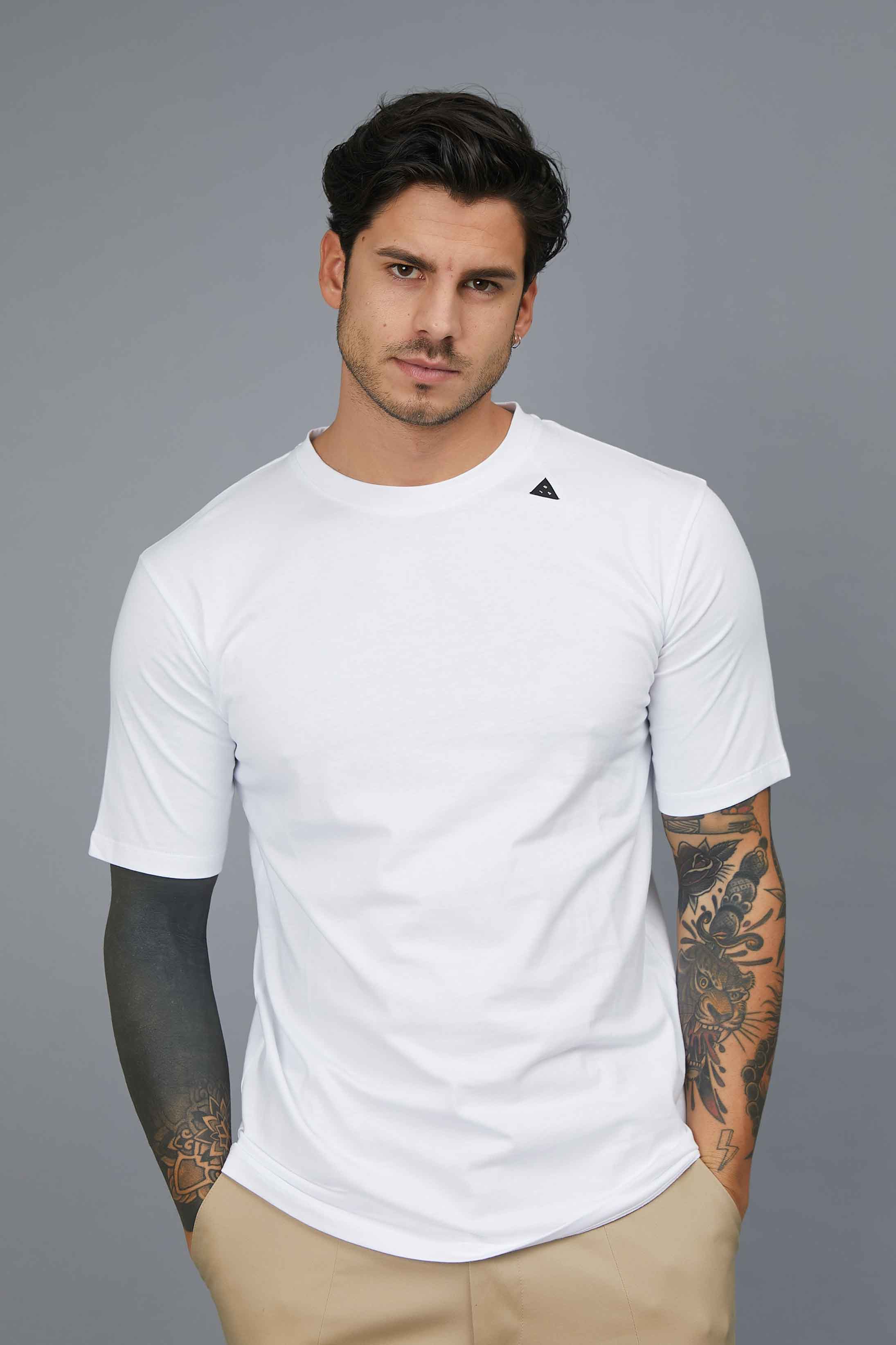 TRIANGULAR T-SHIRT LABEL