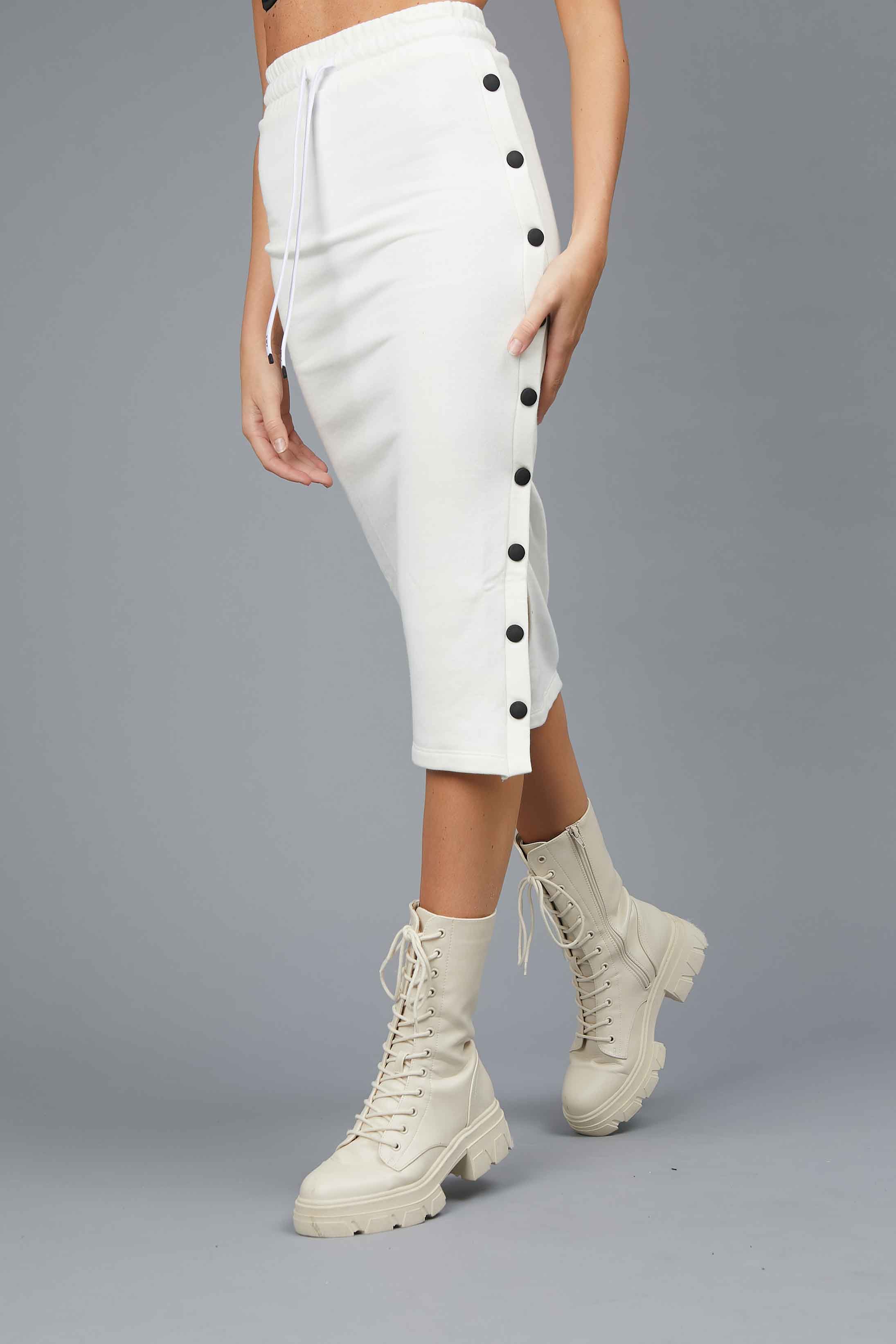 SKILT IN SWEATSHIP WITH CREAM BUTTONS