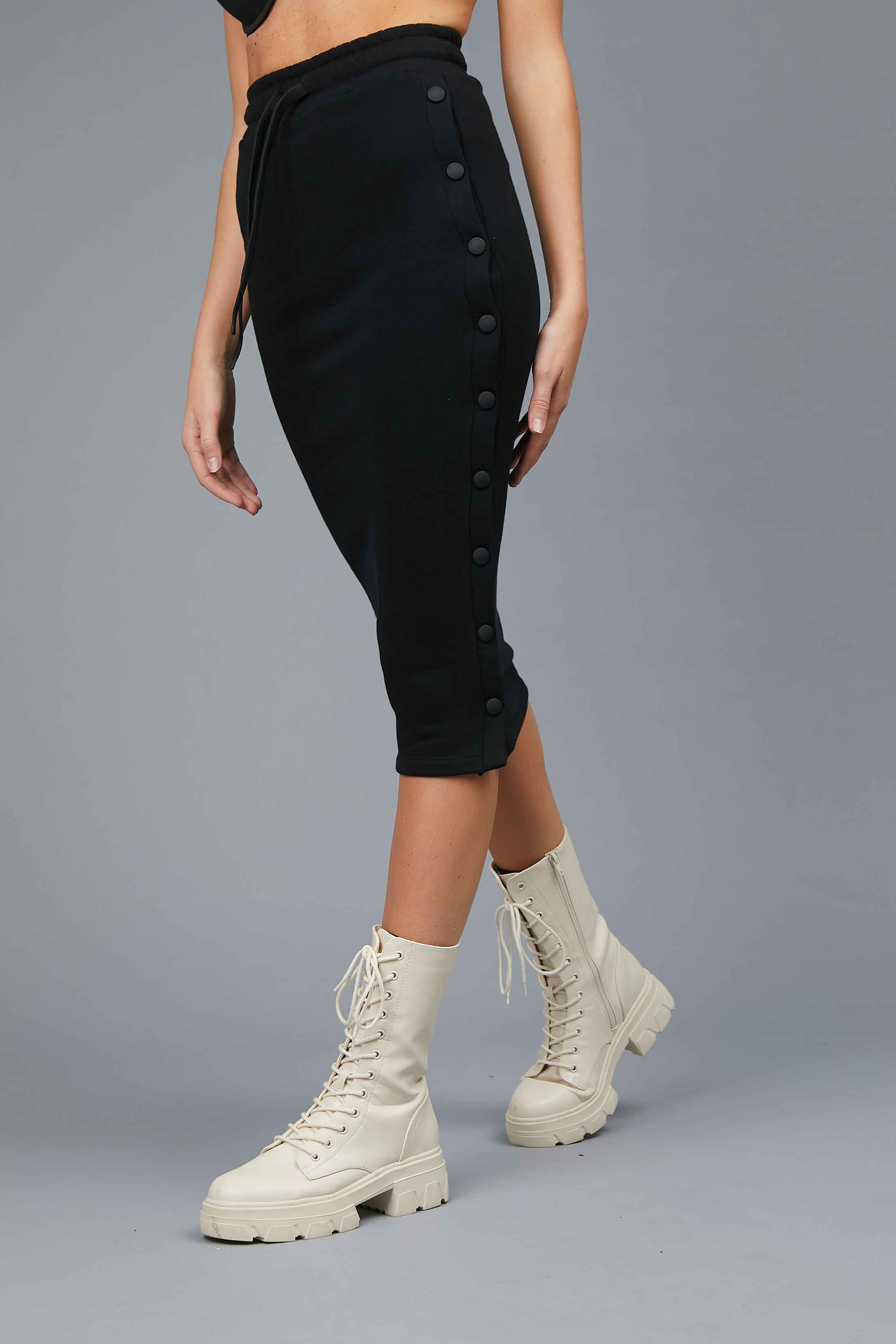 SKIRT IN SWEATSHIP WITH BLACK BUTTONS