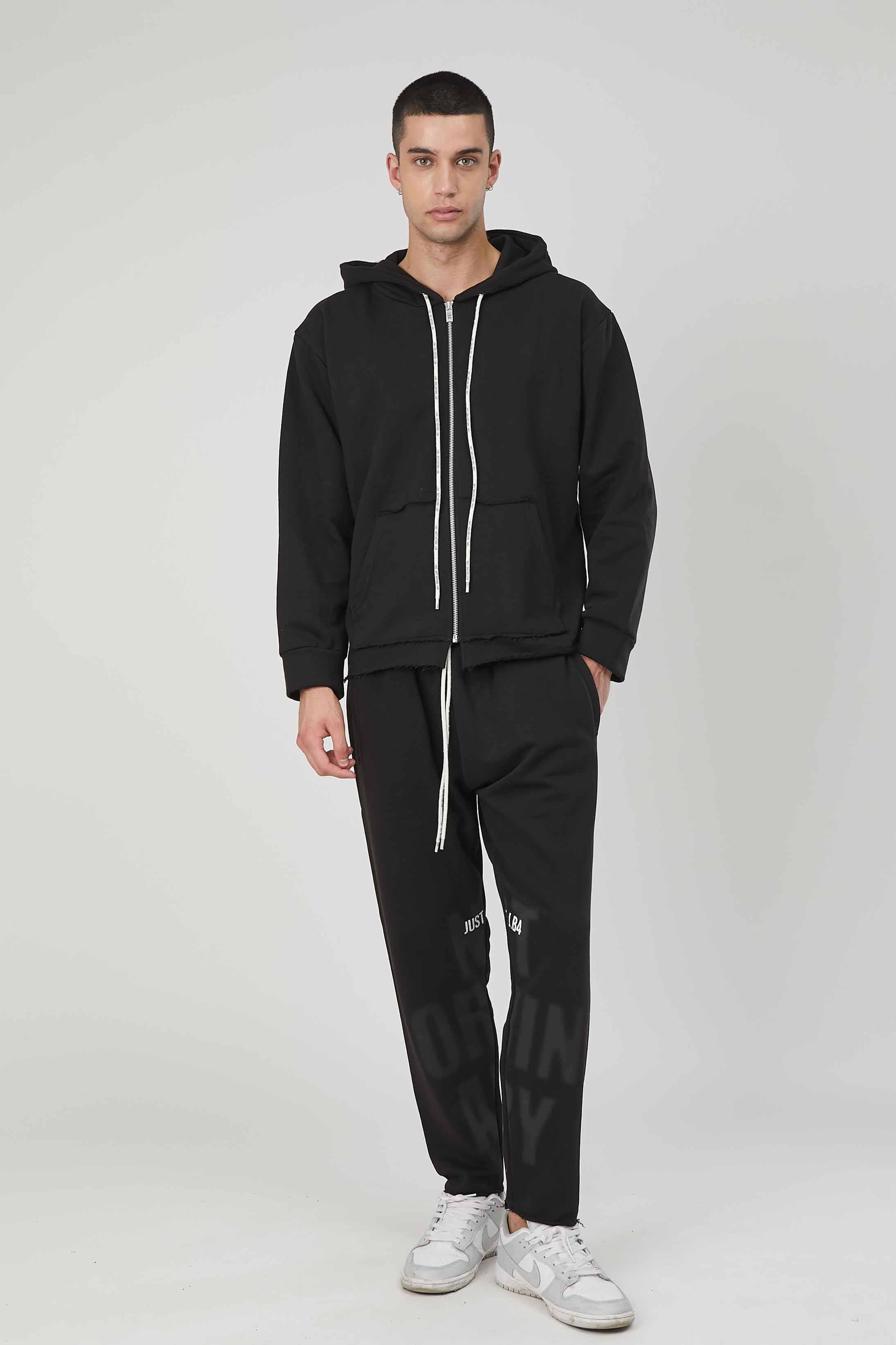 FELPA ZIP NOT ORDINARY BLACK