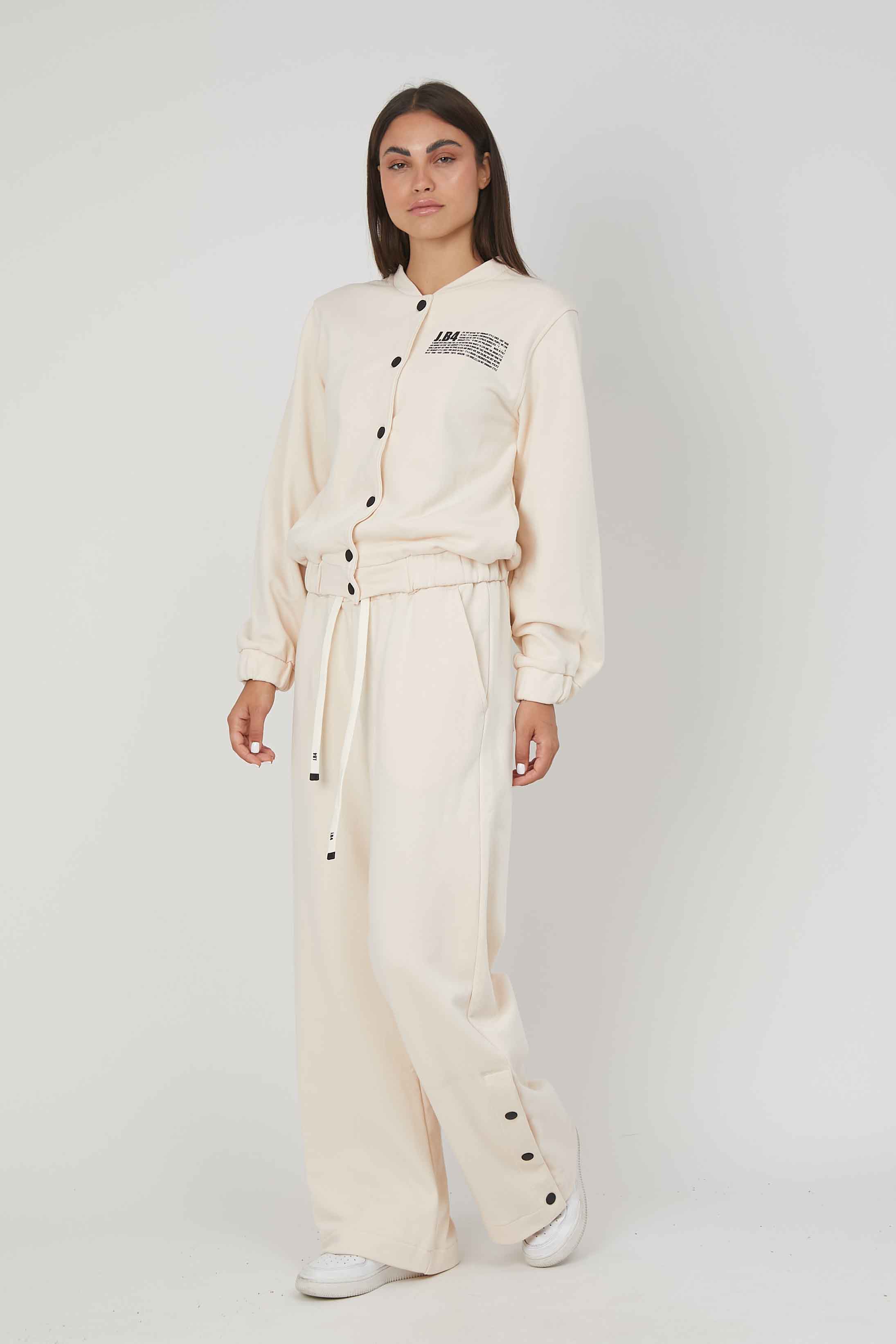 CREAM SIDED BUTTON SWEATH PANTS