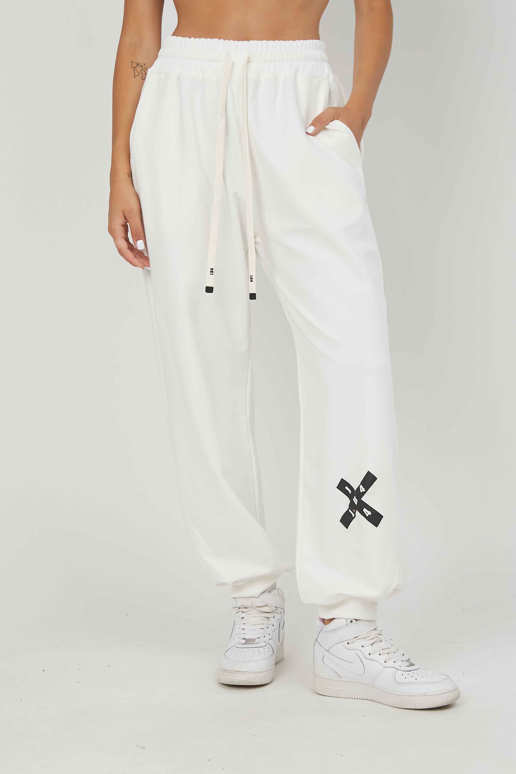 JOGGERS X WHITE
