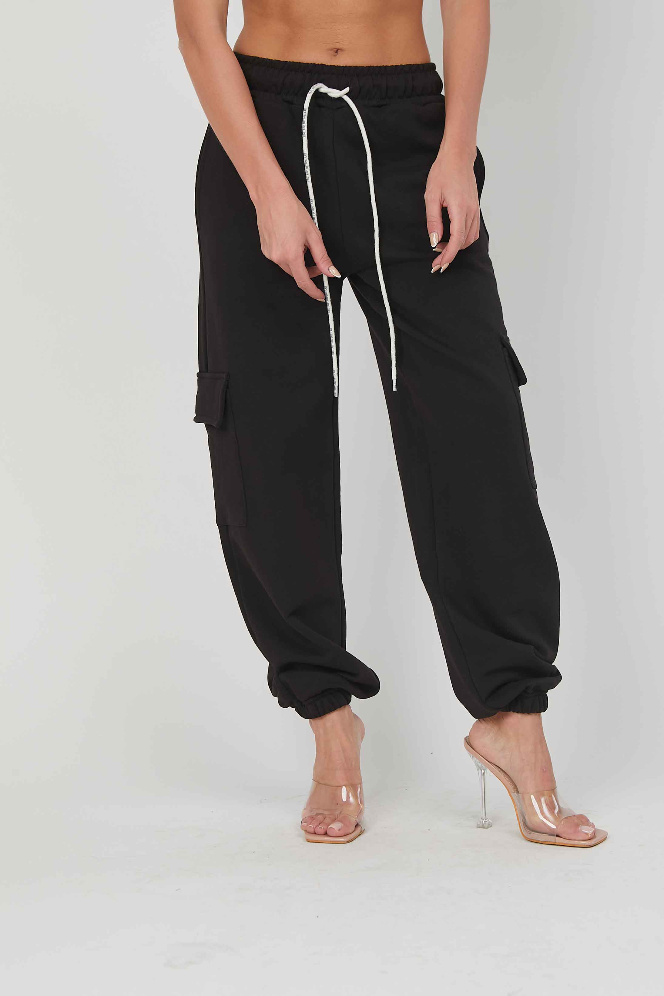 JOGGERS CARGO BLACK SWEATSHIRT