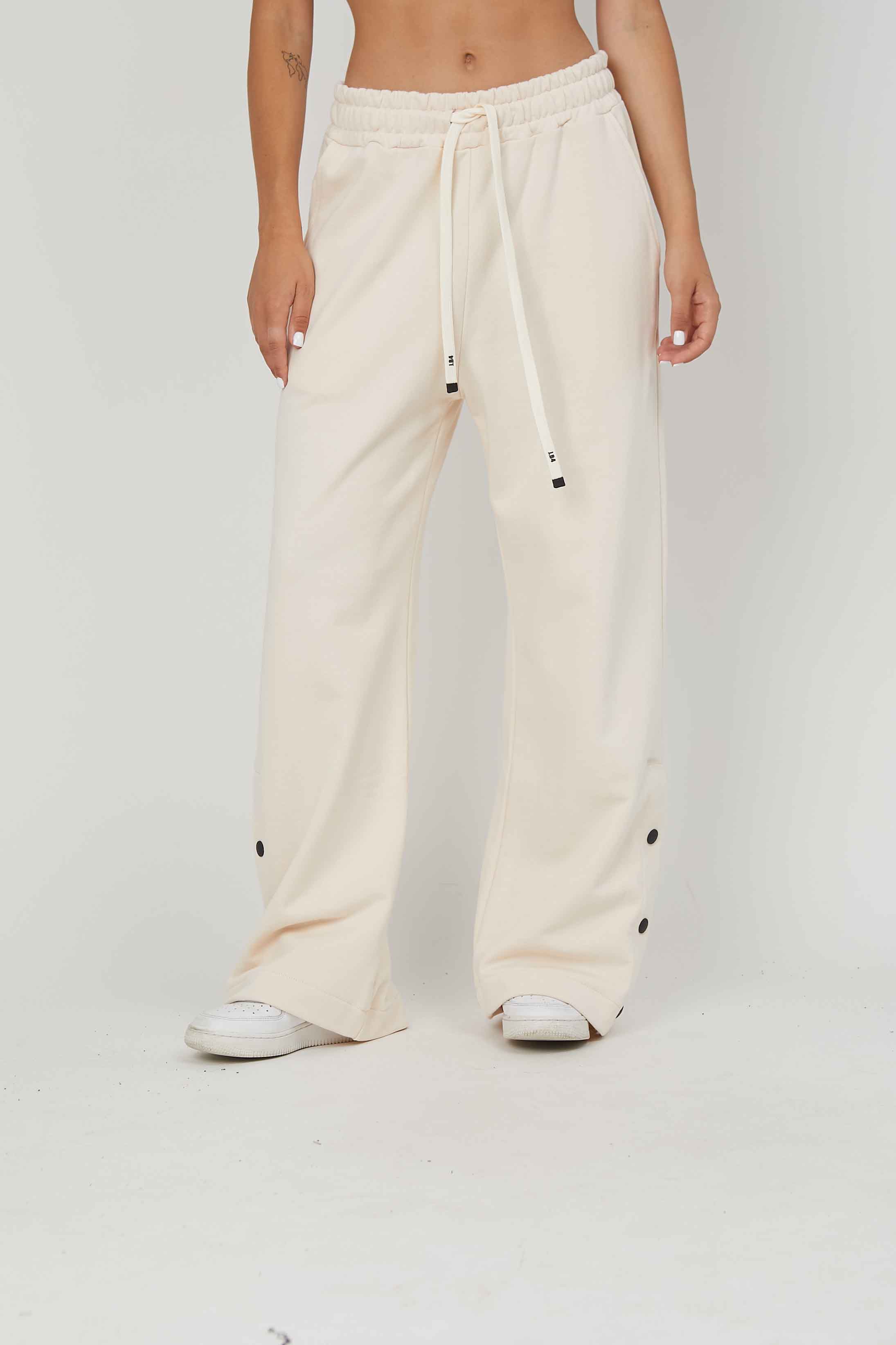 CREAM SIDED BUTTON SWEATH PANTS