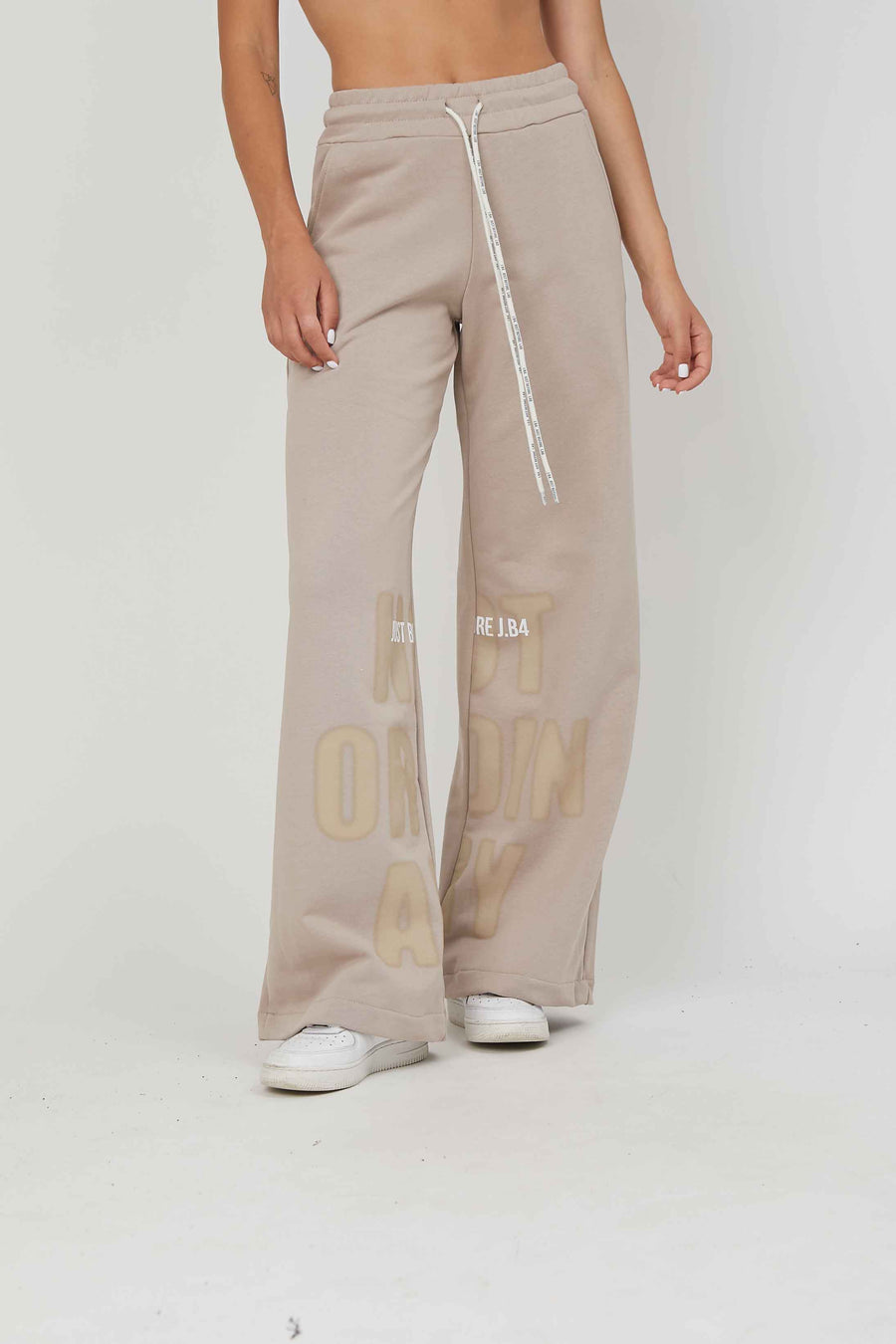 TROUSERS NOT ORDINARY SAND