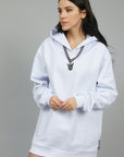 OVER SWEATSHIRT WITH WHITE NECKLACE