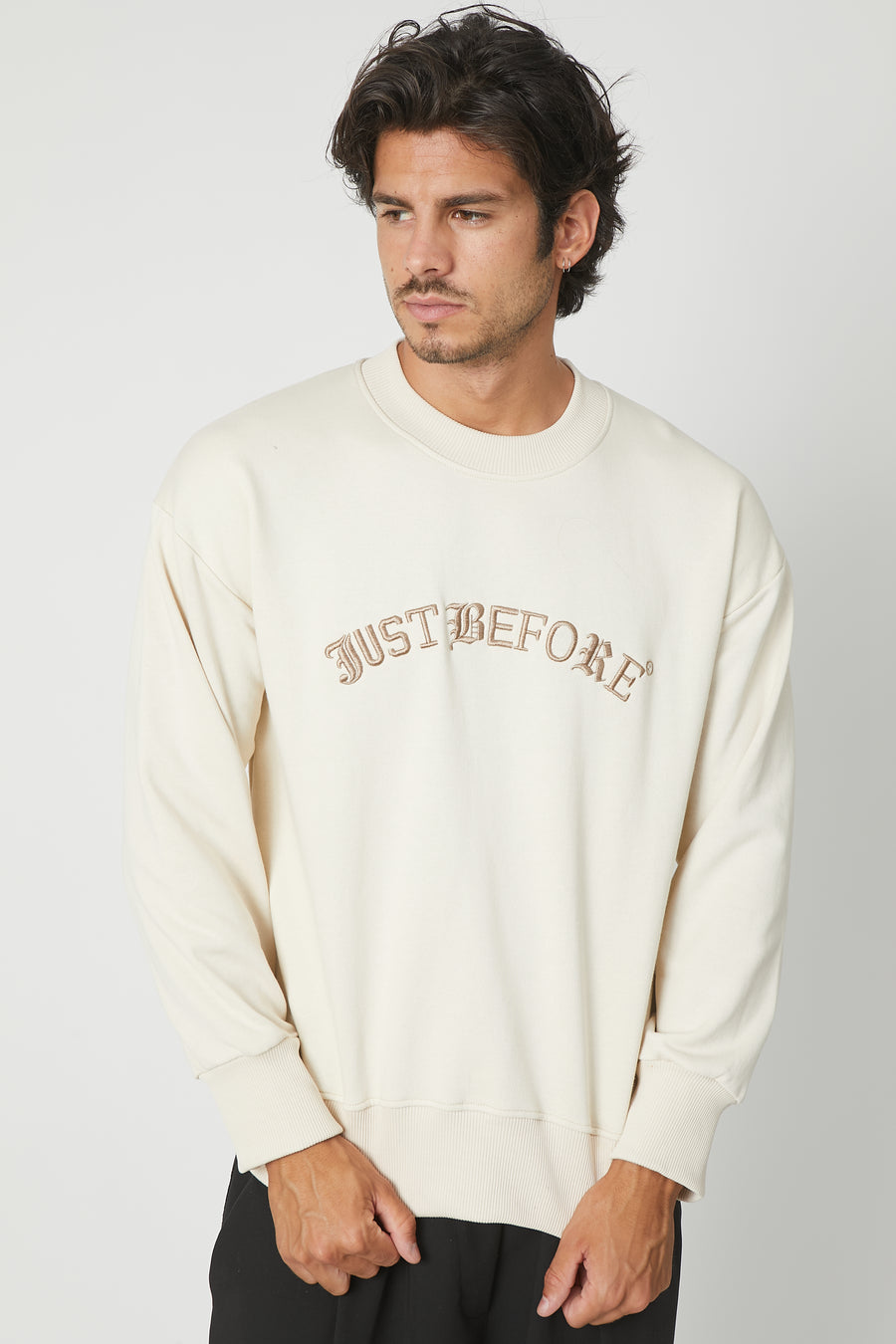 FELPA RICAMO LOGO TONO SU TONO BEIGE
