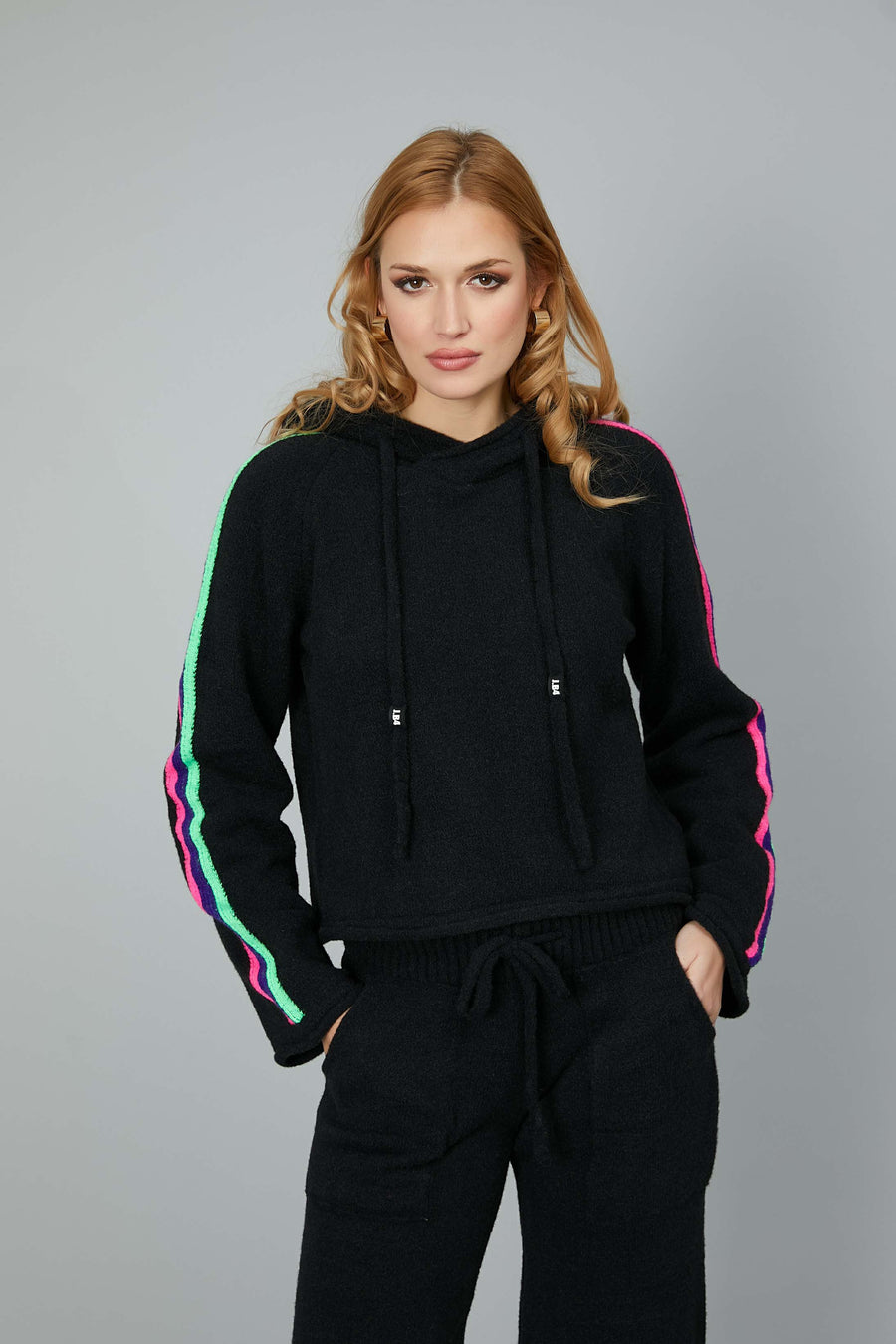 KNITTED SWEATSHIRT WITH BLACK BAND