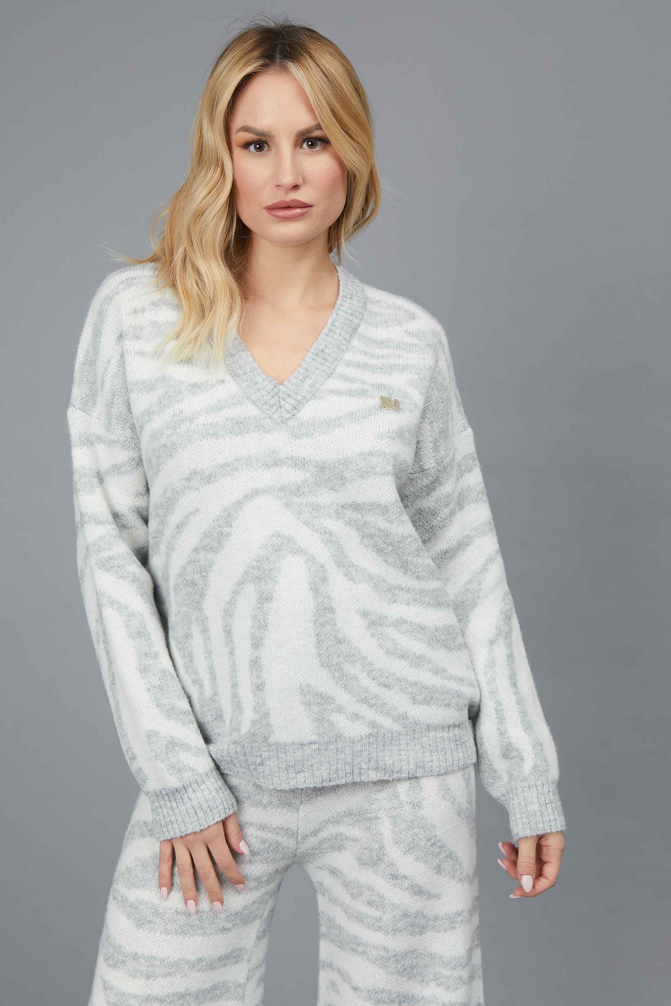 WHITE ZEBRATED JACQUARD SWEATER