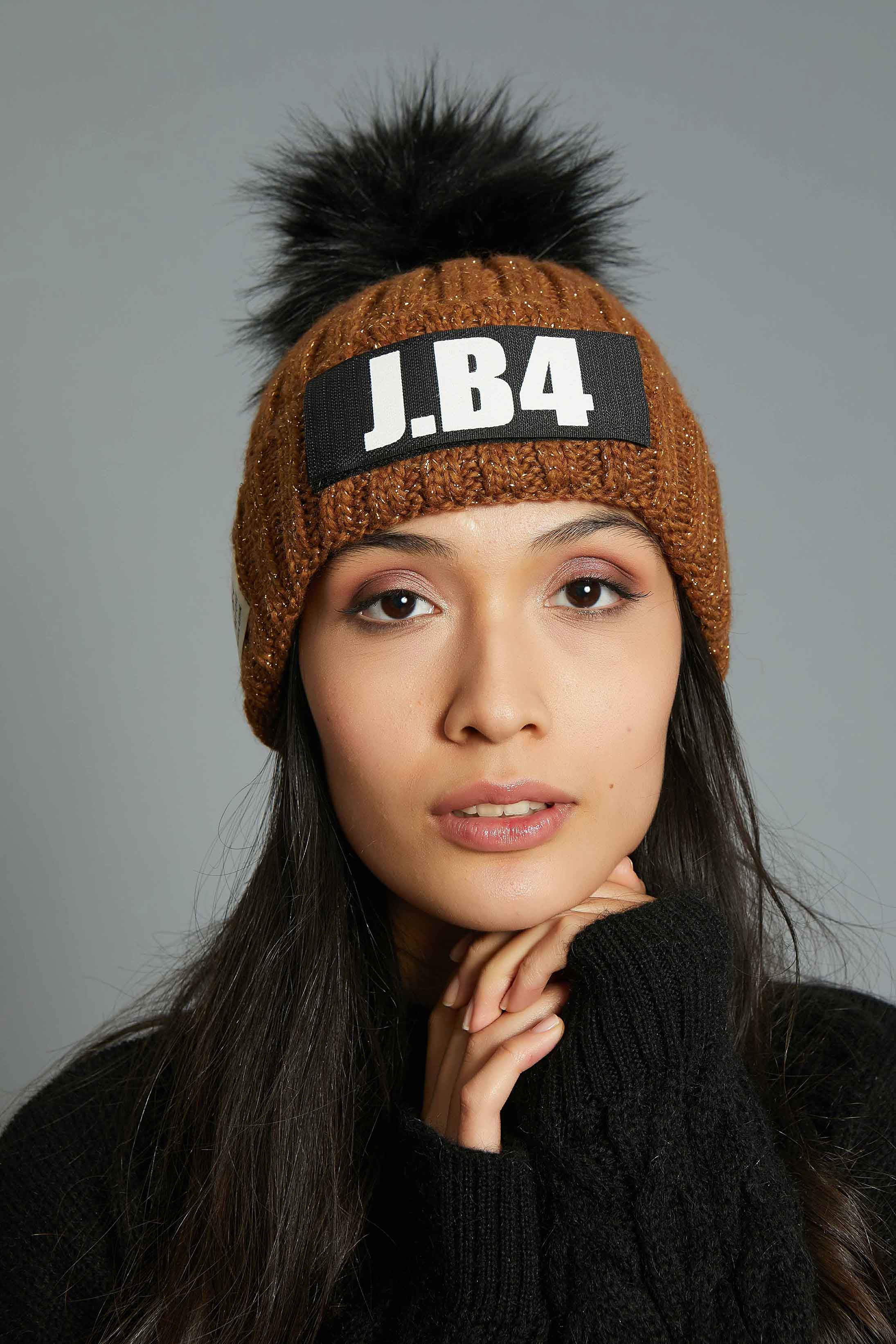 SPEAKING POMPON LUREX CAMEL BEANIE