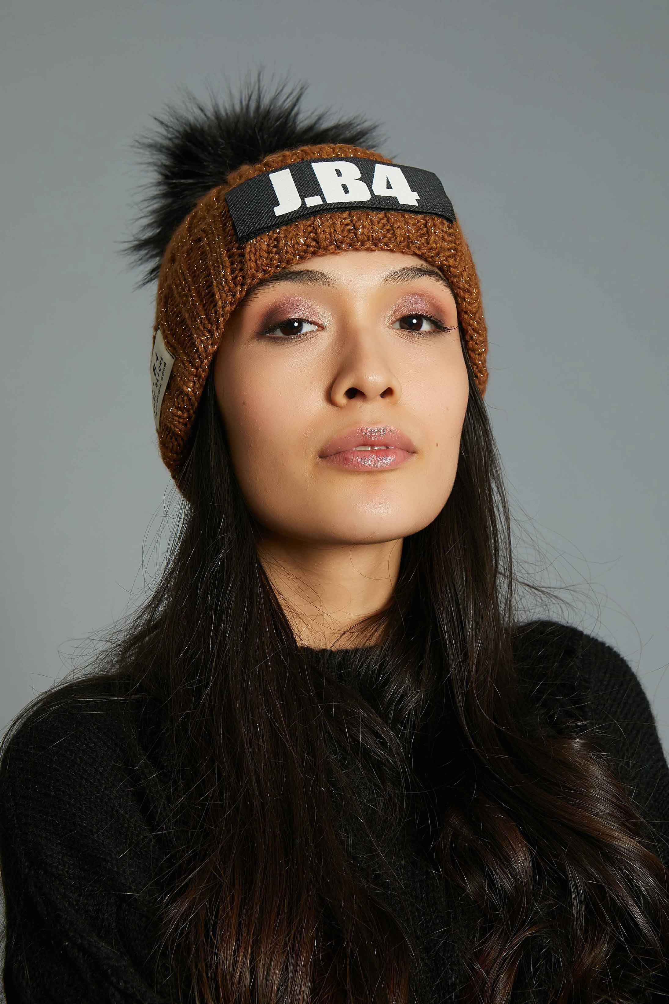 SPEAKING POMPON LUREX CAMEL BEANIE