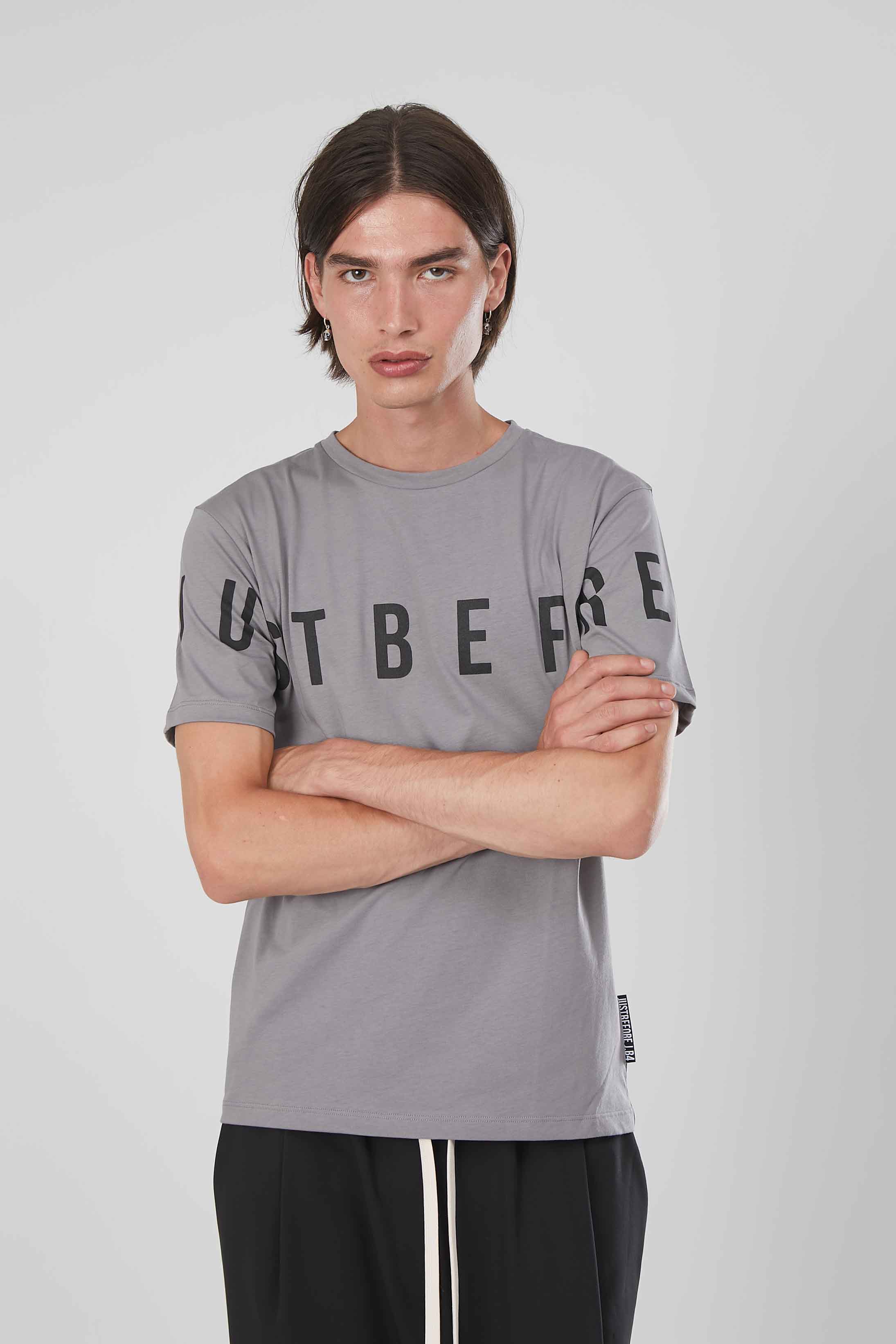 T-SHIRT JUST BEFORE GREY