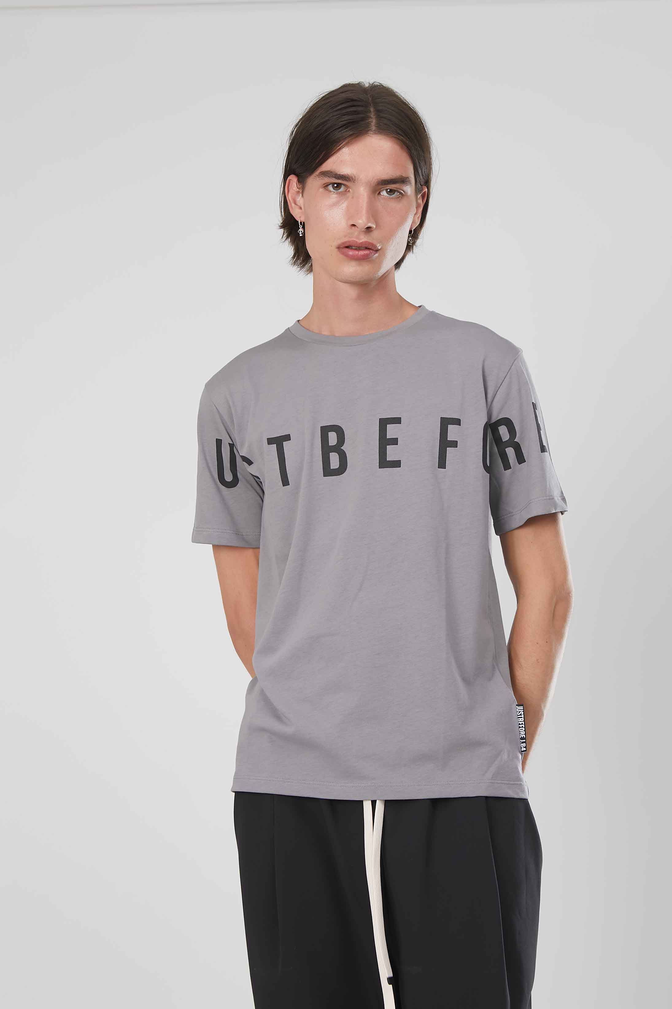 T-SHIRT JUST BEFORE GREY