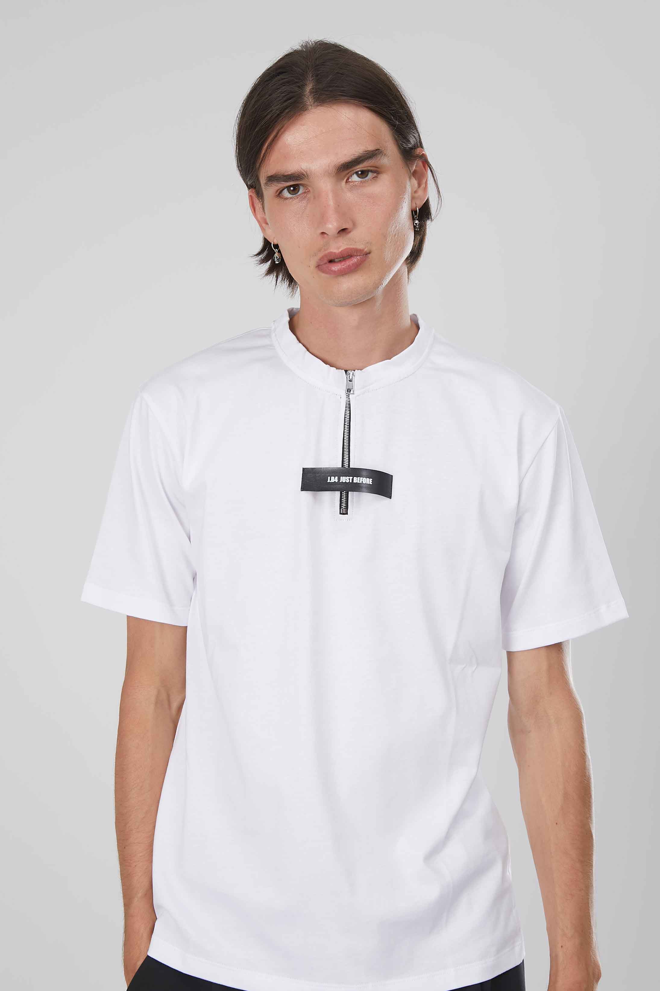T-SHIRT ZIP CORTA ETICHETTA WHITE