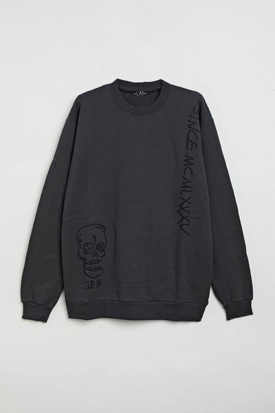 SWEATSHIRT WITH SKULL EMBROIDERY AND GRAY PRINT