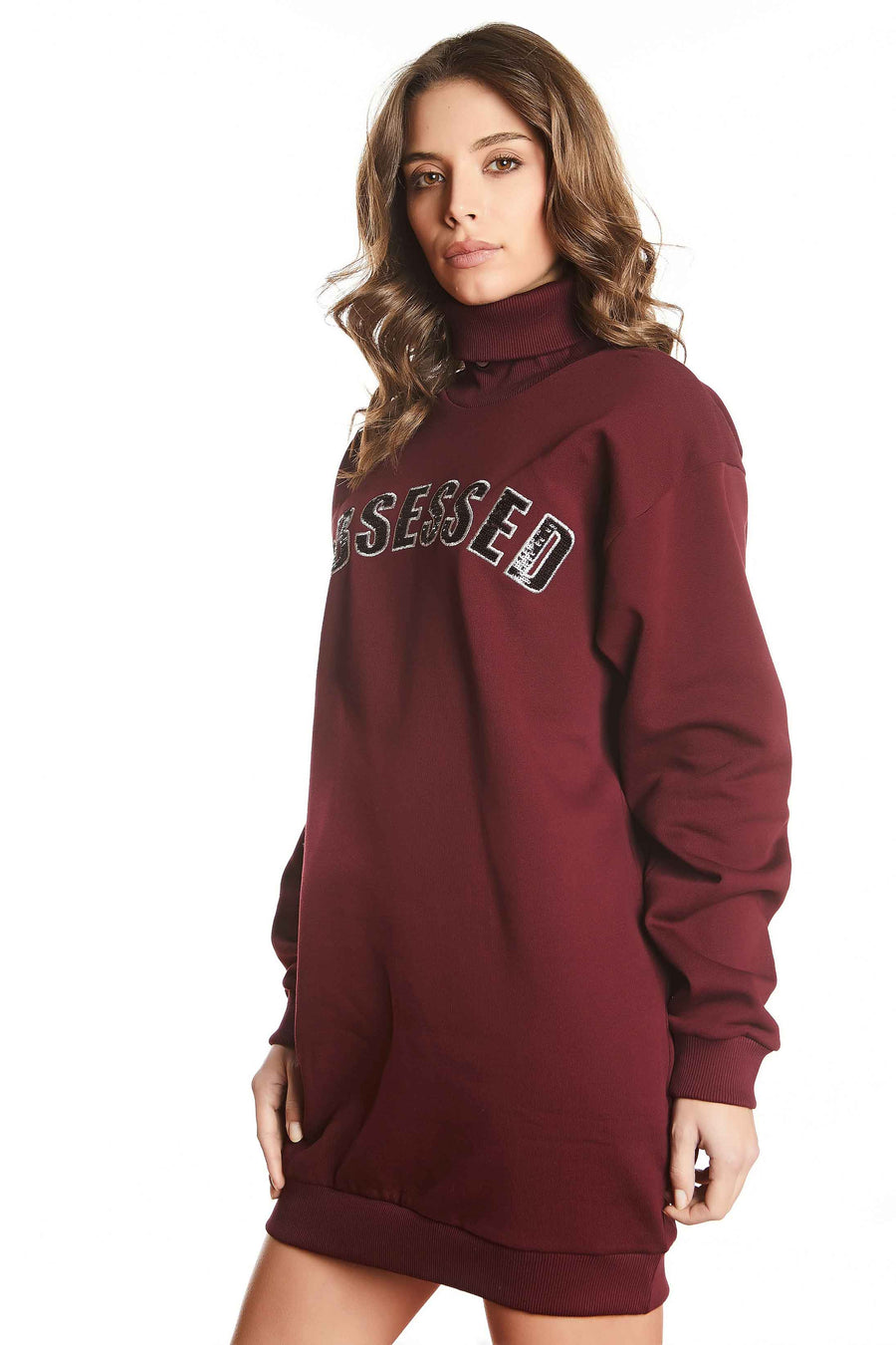 FLEECE DRESS WITH BURGUNDY MOUTH PATCH