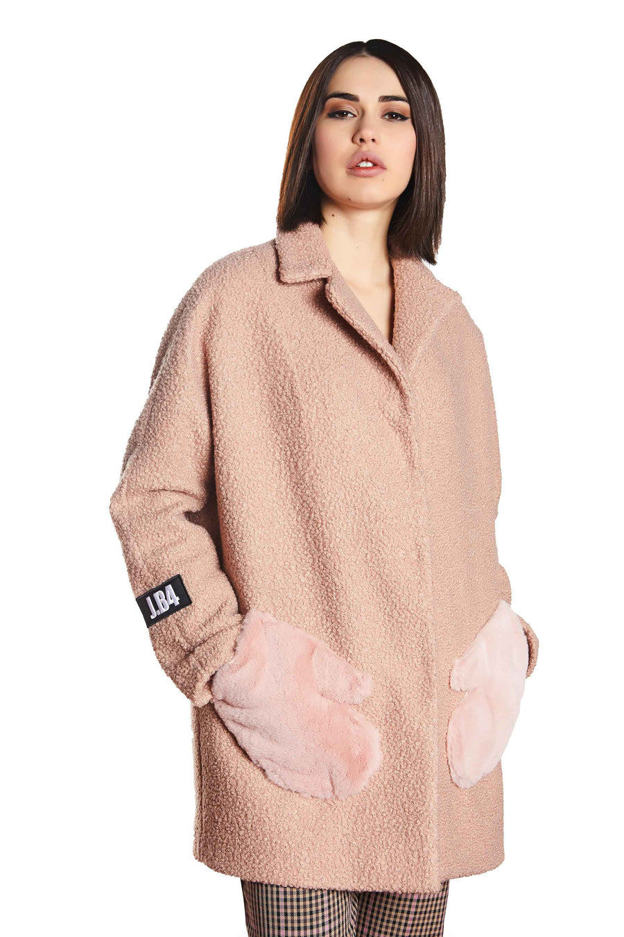 TEDDY COAT WITH PINK KNOB POCKETS