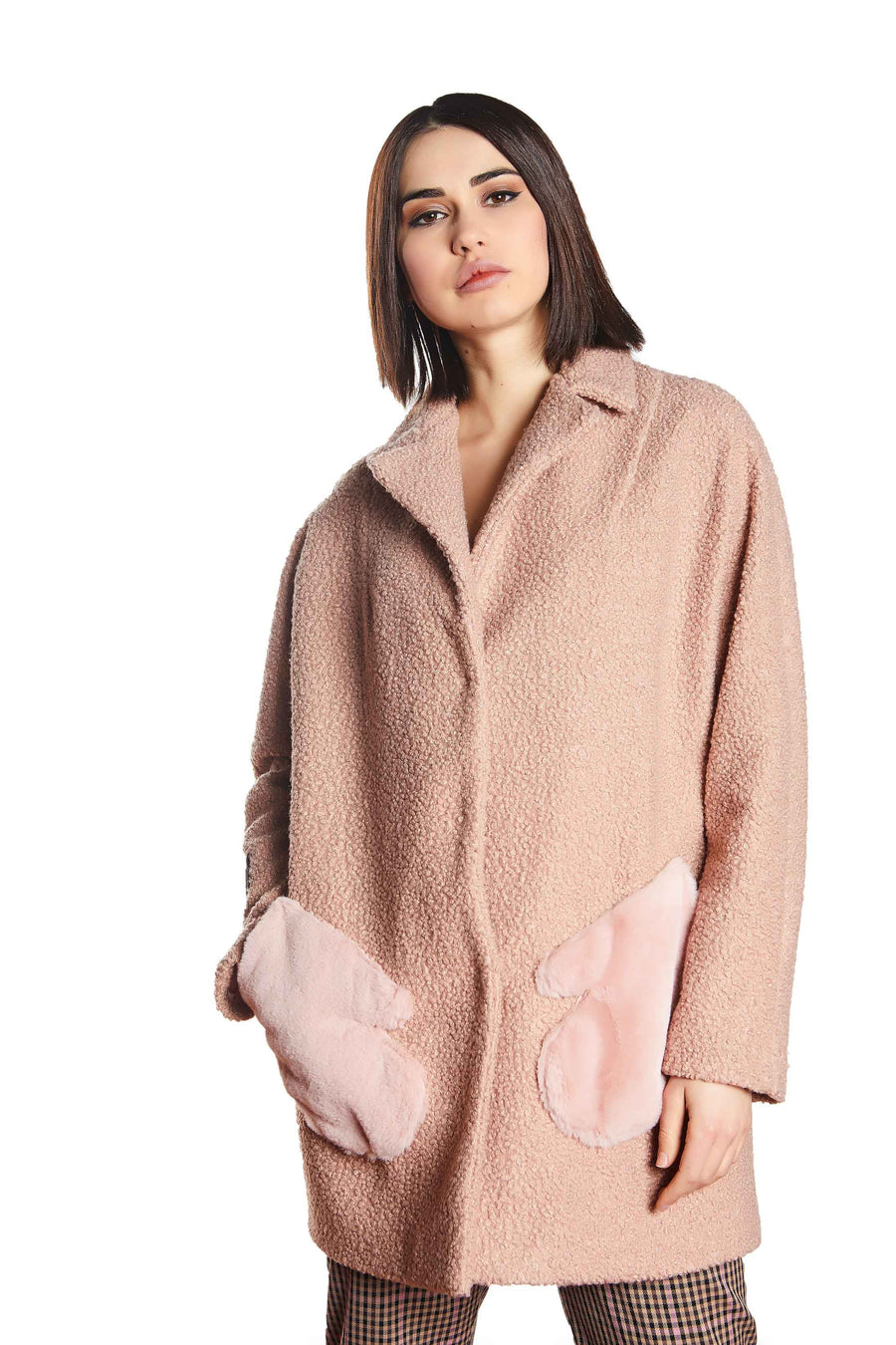 TEDDY COAT WITH PINK KNOB POCKETS