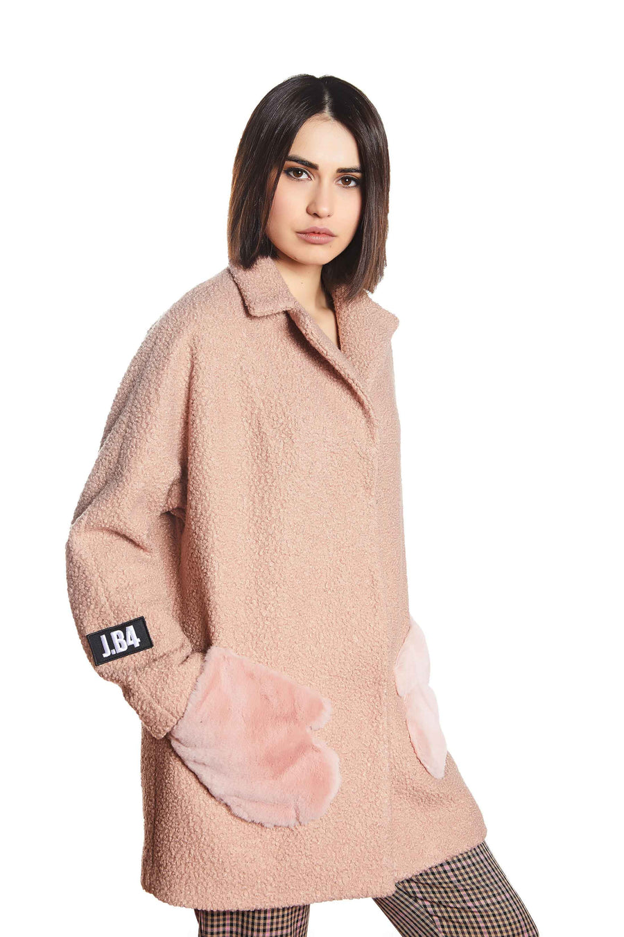 TEDDY COAT WITH PINK KNOB POCKETS