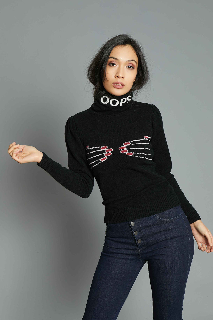 SLIM FIT SWEATER WITH BLACK INTARSIA HANDS
